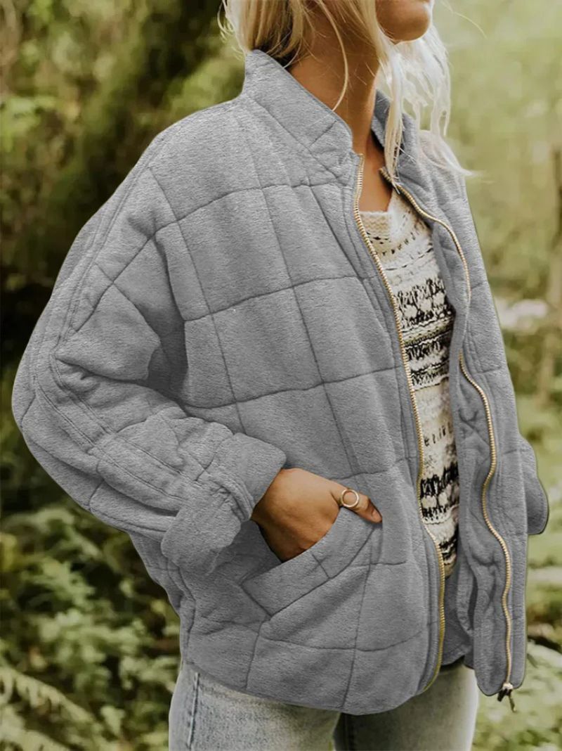 Iris Pikowana Kurtka o Eleganckim Oversize Kroju