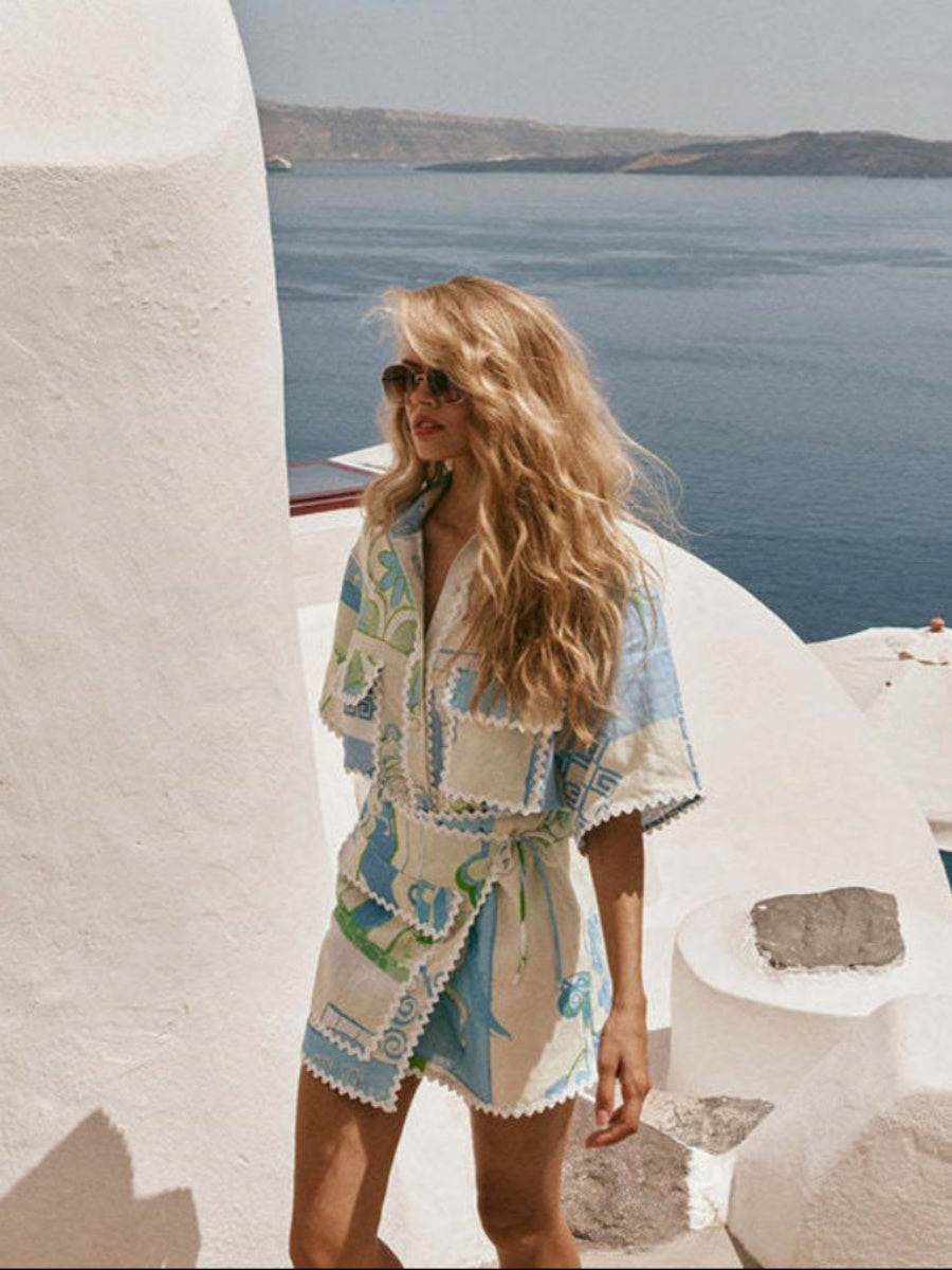 Zestaw w Kwiatowy Wzór – Krótki Rękaw i Kopertowa Mini Spódnica