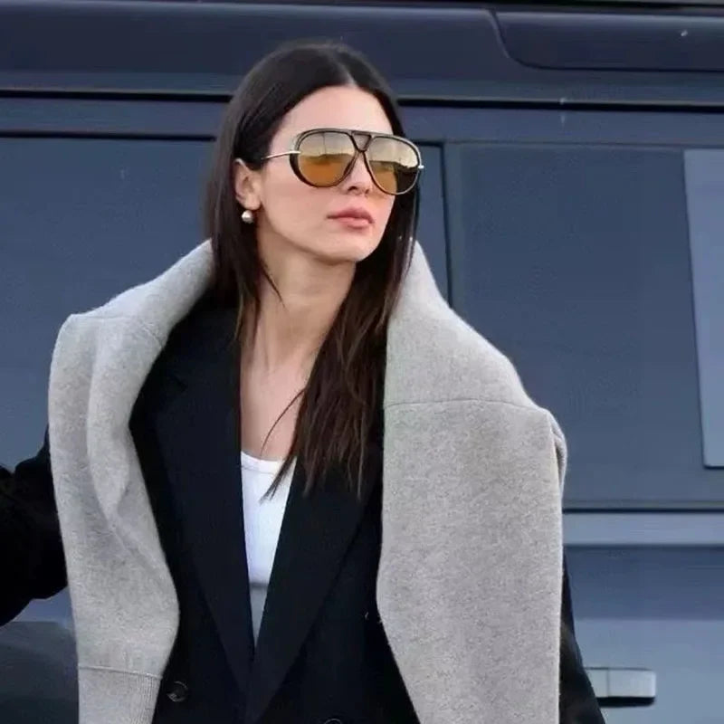 Przeskalowane, vintage’owe okulary przeciwsłoneczne typu pilot