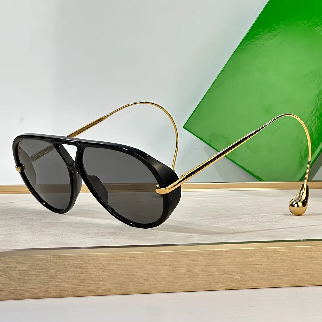 Przeskalowane, vintage’owe okulary przeciwsłoneczne typu pilot